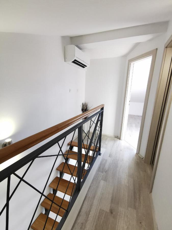 Apartments Rita Nemira Omiš Exterior foto